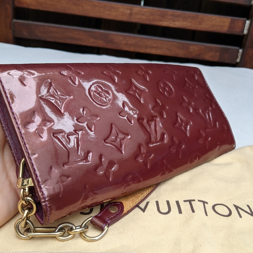 Louis Vuitton  Monogram Vernis Leather Clutch mini bag for special days - Picture 4 of 11